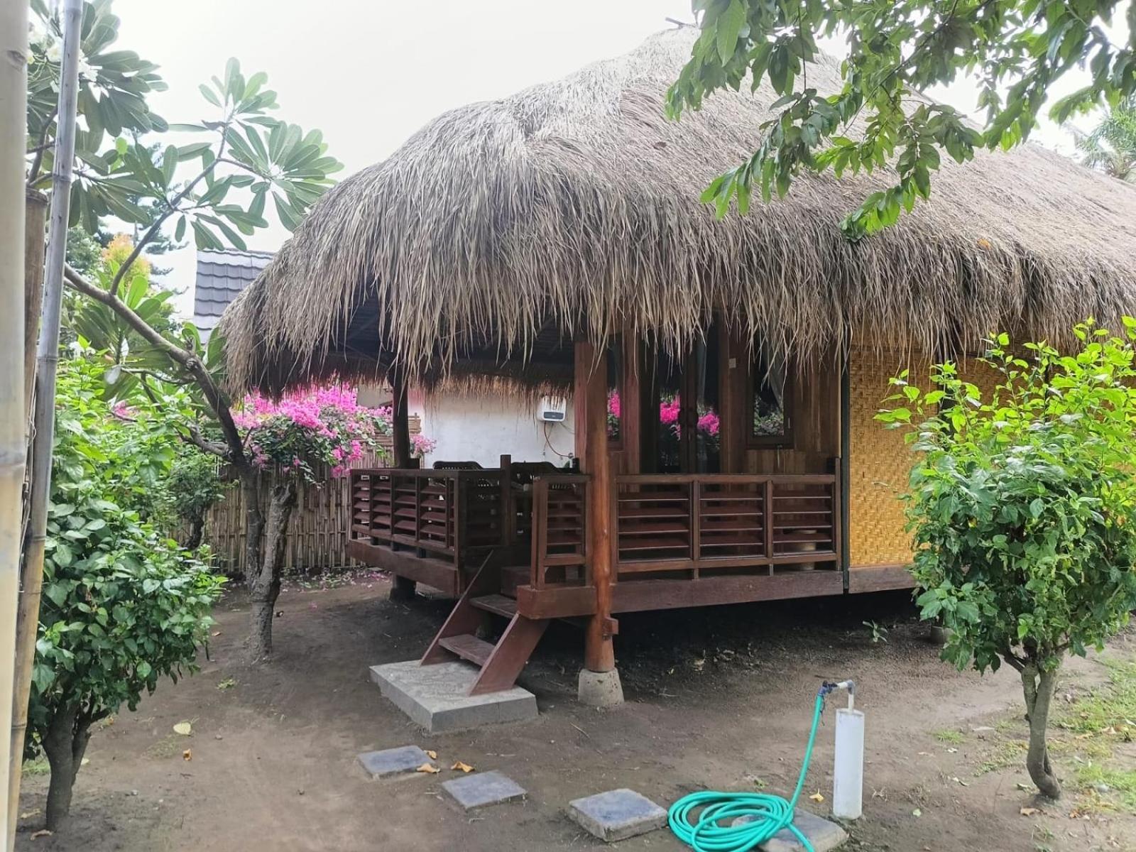 Gili Air Santay Bungalows Ngoại thất bức ảnh